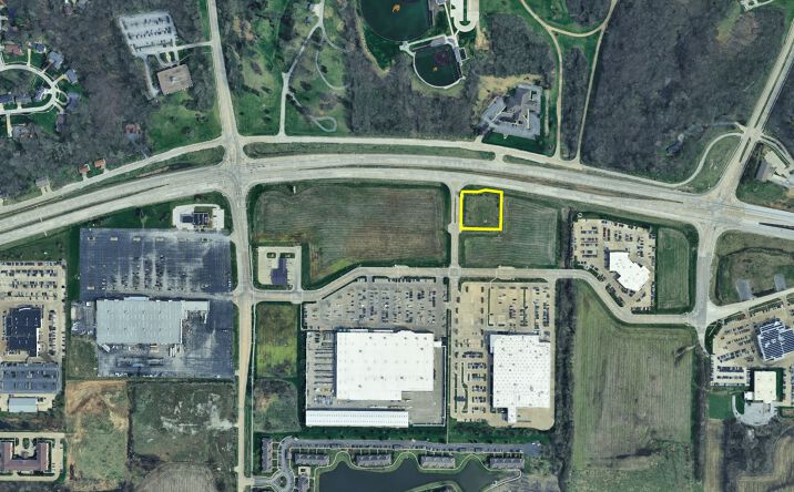 Pictures of Land property located at 6561 42nd Ave Dr, Moline, IL 61265 for sales - image #1