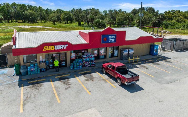 Pictures of Retail property located at 7030 US-27, Frostproof, FL 33843 for sales - image #1