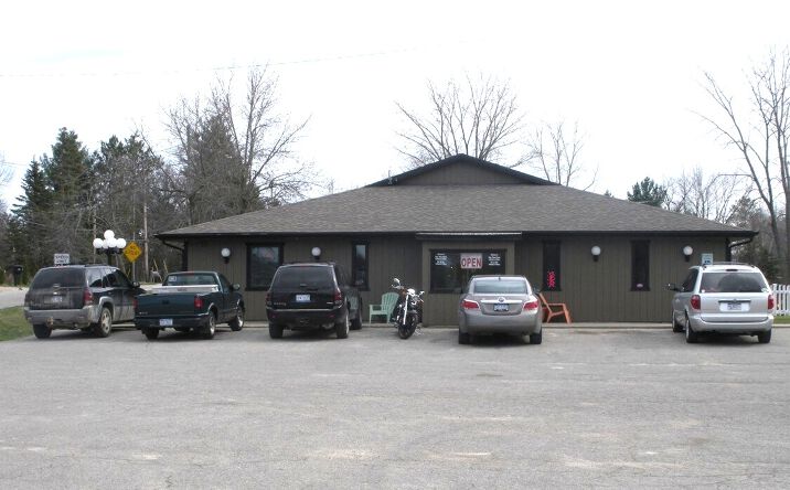 Pictures of Business for Sale, Retail property located at 1108 Estey Rd, Beaverton, MI 48612 for sales - image #1