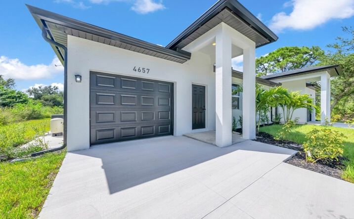 Pictures of Multifamily property located at 4657-4659 24th St SW, Lehigh Acres, FL 33973 for sales - image #1