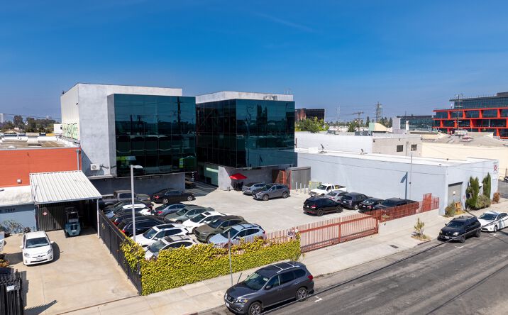 Pictures of Office property located at 8931 Ellis Ave, Los Angeles, CA 90034 for sales - image #1