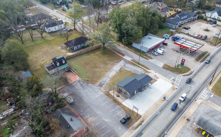 Pictures of Land property located at 153 N Broad St, Winder, GA 30680 for sales - image #1