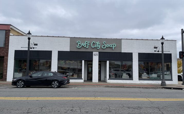 Pictures of Retail property located at 925 Oak St, Conway, AR 72032 for sales - image #1