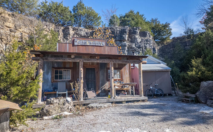 Pictures of Retail property located at 20615 Table Rock Rdg Rd, Shell Knob, MO 65747 for sales - image #1