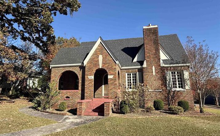 Pictures of Office property located at 704 S 4th St, Gadsden, AL 35901 for sales - image #1