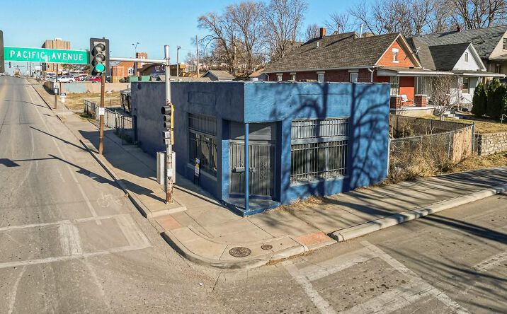 Pictures of Retail, Office property located at 960 Pacific Avenue, Kansas City, KS 66101 for sales - image #1
