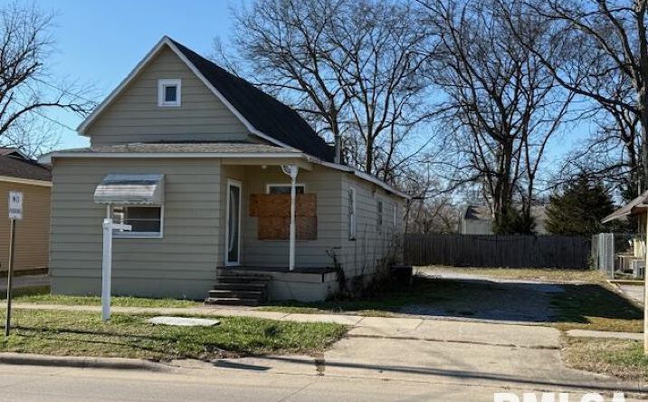 Pictures of Retail, Office property located at 403 S MAIN Street, Harrisburg, IL 62946 for sales - image #1