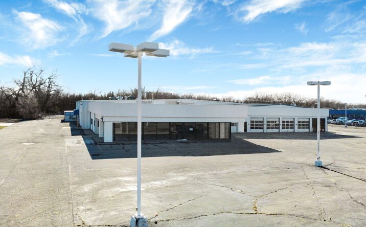 Pictures of Office property located at 375 GRANT Avenue, Junction City, KS 66441 for sales - image #1