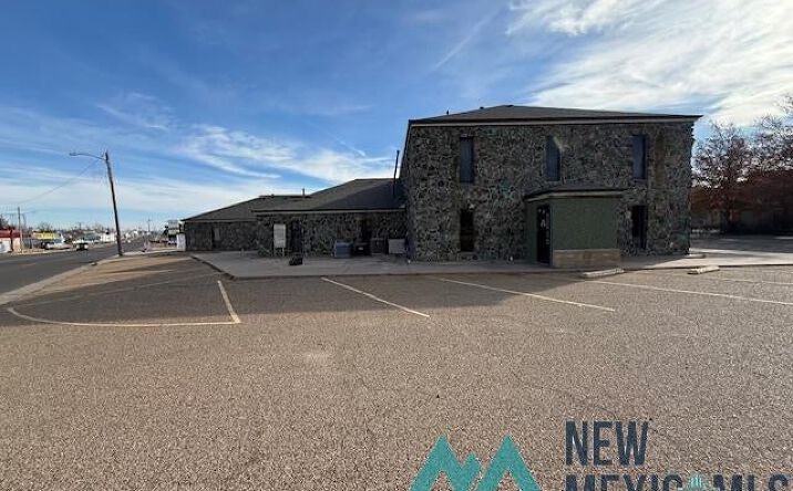 Pictures of Mixed Use property located at 201 Commerce Way, Clovis, NM 88101 for sales - image #1