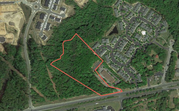 Pictures of Land property located at 5000 W Hundred Rd, Chester, VA 23831 for sales - image #1