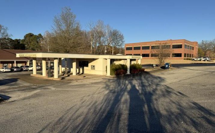 Pictures of Business for Sale, Office property located at 385 North Parkway, Jackson, TN 38305 for sales - image #1