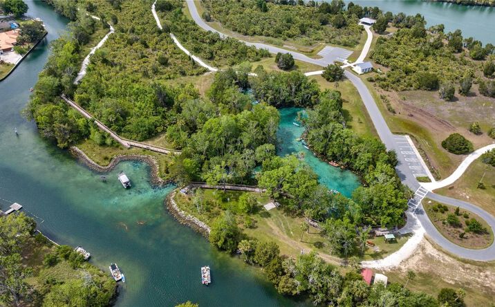 Pictures of Multifamily, Hospitality, Mixed Use property located at 1218 SE 4th Ave, Crystal River, FL 34429 for sales - image #1