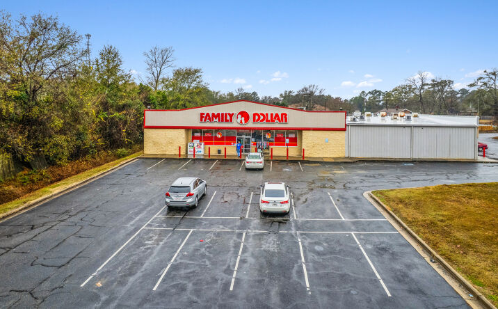 Pictures of Mixed Use, Retail property located at 4925 Bloomfield Rd, Macon, GA 31206 for sales - image #1