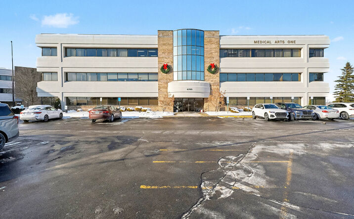 Pictures of Office property located at 4705 Towne Centre Rd, Saginaw, MI 48604 for sales - image #1
