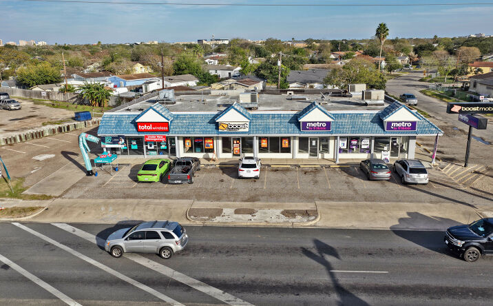 Pictures of Retail property located at 3222 S Port Ave, Corpus Christi, TX 78415 for sales - image #1
