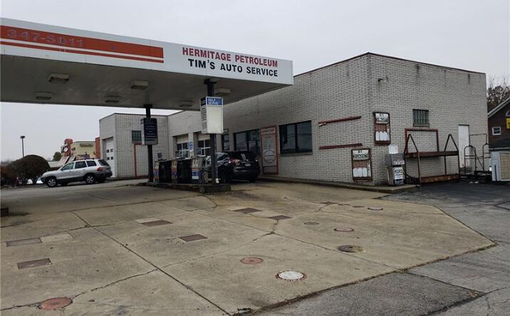 Pictures of Industrial, Retail property located at 2370 E State St, Hermitage, PA 16148 for sales - image #1
