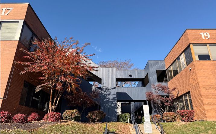 Pictures of Office property located at 17 Fontana Ln, Rosedale, MD 21237 for sales - image #1