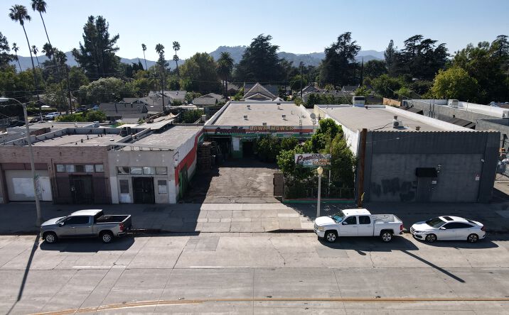 Pictures of Industrial property located at 2065 N Fair Oaks Ave, Pasadena, CA 91103 for sales - image #1