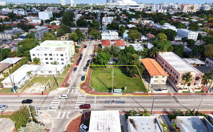 Pictures of Land property located at 645 SW 16th Ave, Miami, FL 33135 for sales - image #1