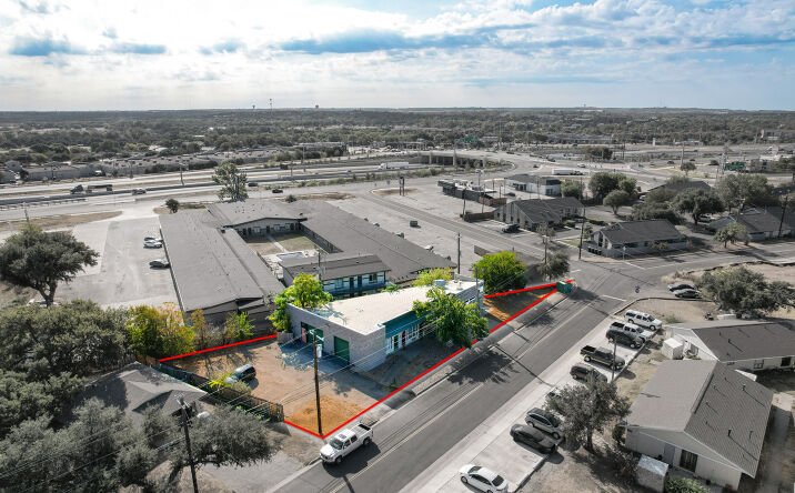 Pictures of Office, Retail property located at 1501 Park Ln, Georgetown, TX 78628 for sales - image #1