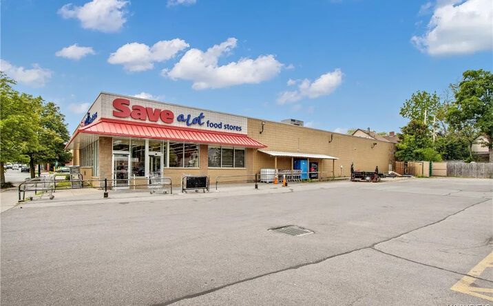 Pictures of Retail property located at 142 Grant St, Buffalo, NY 14213 for sales - image #1