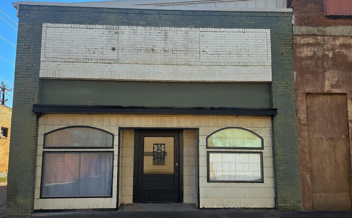 Pictures of Retail, Land property located at 110 E Henderson St, Overton, TX 75684 for sales - image #1