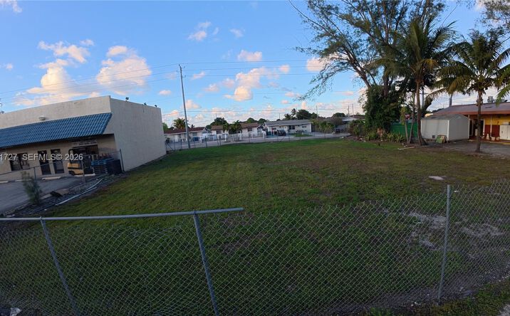 Pictures of Retail property located at 168 4215, Miami Gardens, FL 33055 for sales - image #1
