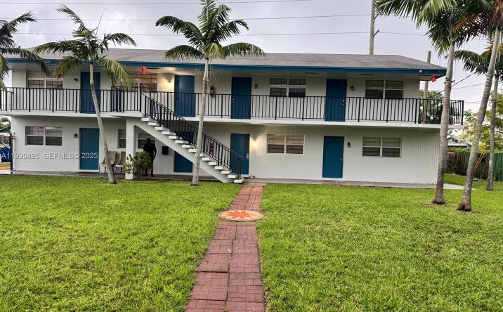 Pictures of Multifamily property located at 201 W Blue Heron Blvd, Riviera Beach, FL 33404 for sales - image #1