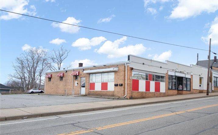 Pictures of Retail property located at 39 Main Road, Tiverton, RI 02878 for sales - image #1