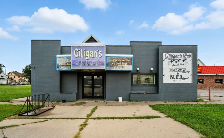 Pictures of Retail property located at 912 1st Ave NW, Cedar Rapids, IA 52405 for sales - image #1