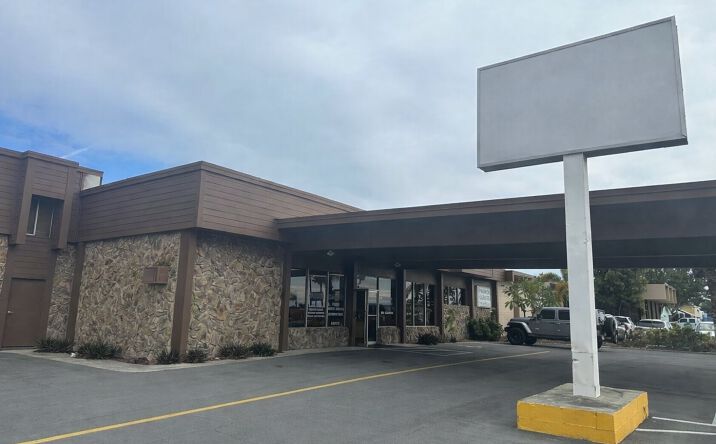 Pictures of Retail, Office, Business for Sale property located at 1152 Court St, Clearwater, FL 33756 for sales - image #1