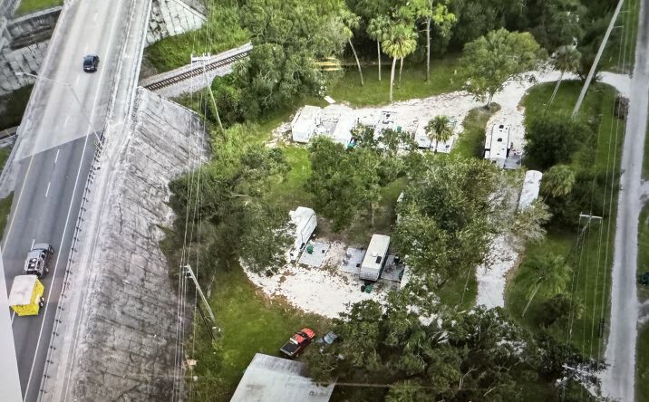 Pictures of Mobile Home Park, Multifamily property located at 2053 Center St, Okeechobee, FL 34974 for sales - image #1