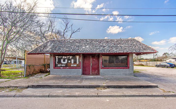 Pictures of Retail property located at 512 Sodville St, Sinton, TX 78387 for sales - image #1