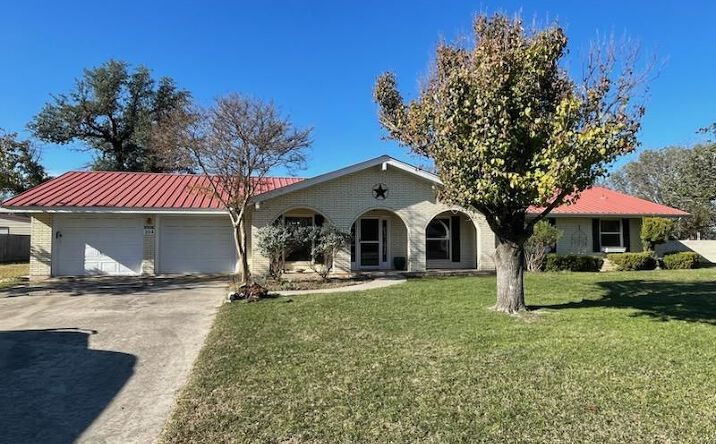 Pictures of Mixed Use property located at 104 Skipcha Trail, Lampasas, TX 76550 for sales - image #1