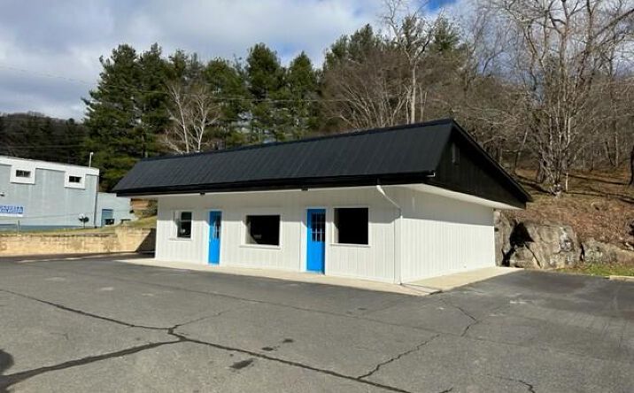 Pictures of Mixed Use property located at 1039 N Independence Ave., Independence, VA 24348 for sales - image #1