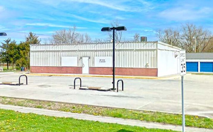 Pictures of Retail property located at 308 E State Street, Irving, IL 62051 for sales - image #1