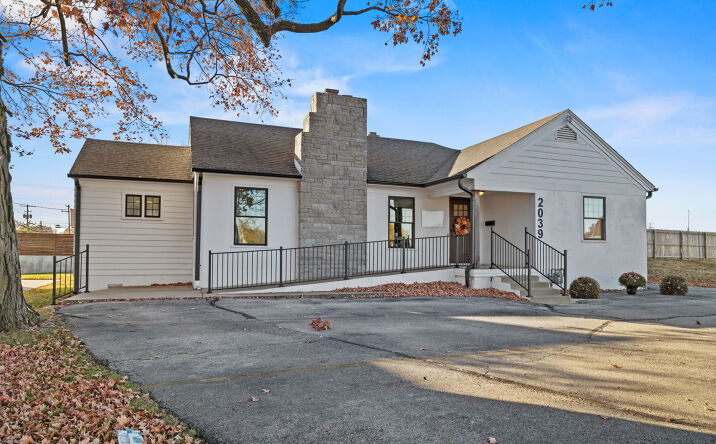 Pictures of Office property located at 2039 S Brentwood Blvd, Springfield, MO 65804 for sales - image #1