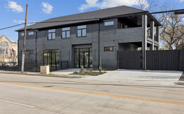 Pictures of Mixed Use, Office property located at 446 S Tyler St, Dallas, TX 75208 for sales - image #1