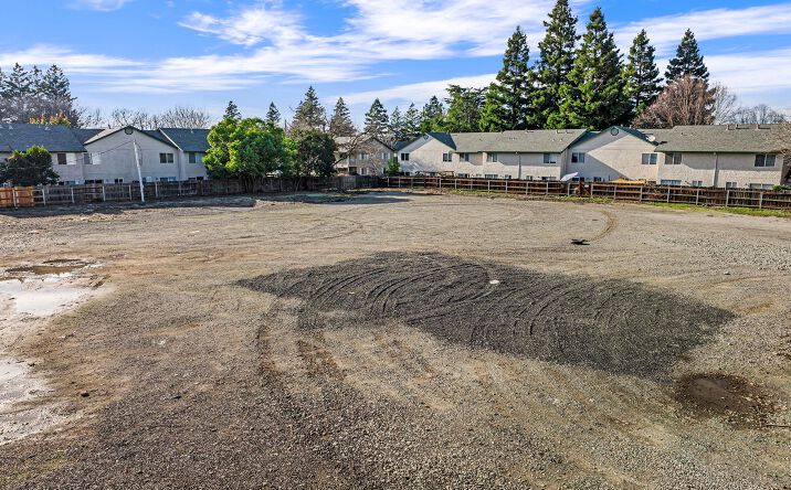 Pictures of Land property located at 996 E 1st, Chico, CA 95926 for sales - image #1