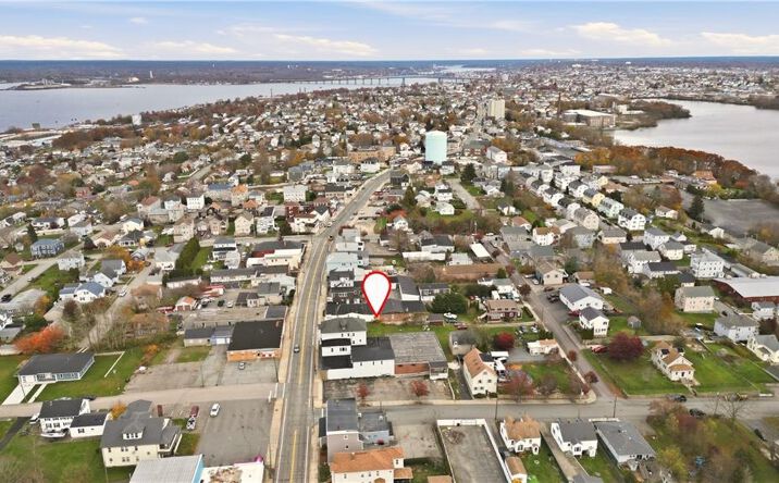 Pictures of Retail property located at 42 Main Rd, Tiverton, RI 02878 for sales - image #1