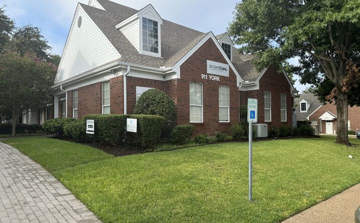 Pictures of Office property located at 911 York Dr, DeSoto, TX 75115 for sales - image #1