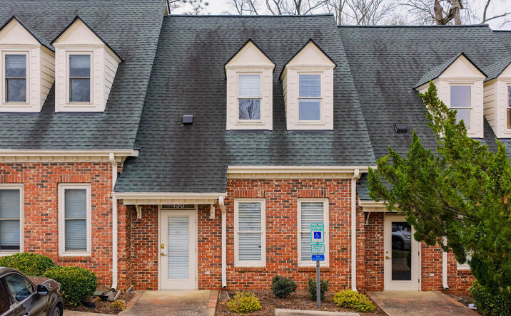 Pictures of Office, Retail property located at 130 Salem Towne Ct, Apex, NC 27502 for sales - image #1