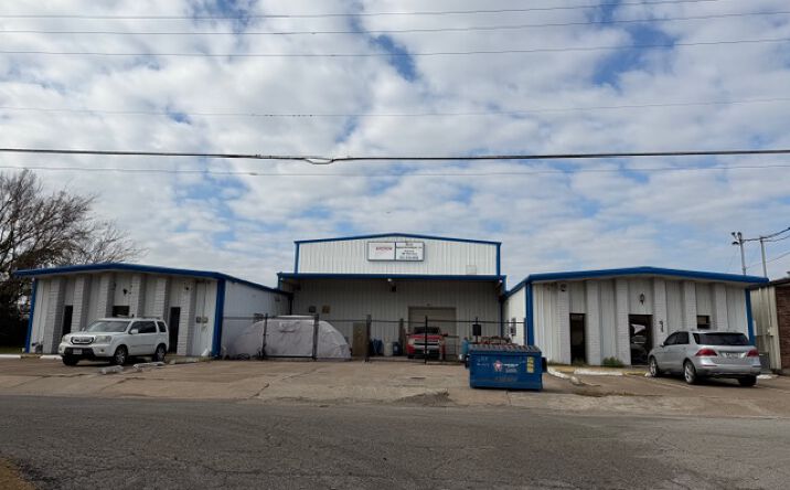 Pictures of Industrial property located at 635 Hembry St., Lewisville, TX 75057 for sales - image #1