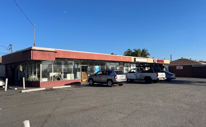 Pictures of Retail property located at 1206 E 18th St, National City, CA 91950 for sales - image #1