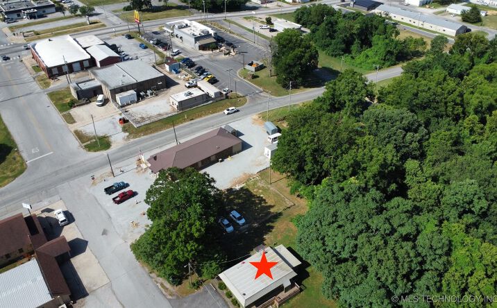 Pictures of Business for Sale, Office property located at 106 S Broadway Street S, Grove, OK 74344 for sales - image #1