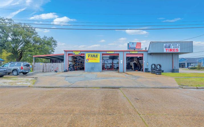 Pictures of Office property located at 1301 E Prien Lake Rd Road, Lake Charles, LA 70601 for sales - image #1