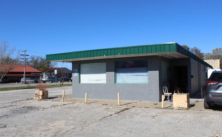Pictures of Retail property located at 6 Market ST, Osage City, KS 66523 for sales - image #1