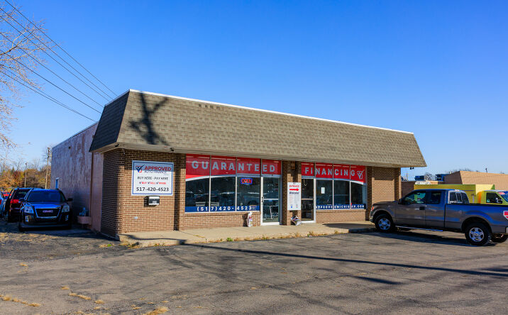 Pictures of Retail property located at 521 E Jolly Rd, Lansing, MI 48910 for sales - image #1