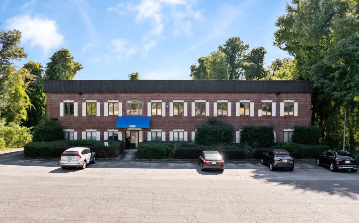Pictures of Office property located at 1686 Roswell Rd, Marietta, GA 30062 for sales - image #1