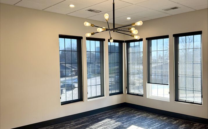Pictures of Office property located at 9802 Nicholas St, Omaha, NE 68114 for sales - image #1